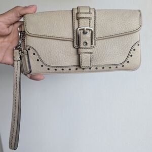 Coach Y2K Soho Off White Pebbled Leather Buckle Wristlet Pouch